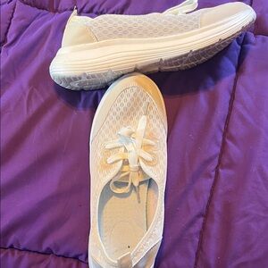 Women's Cream Sneakers